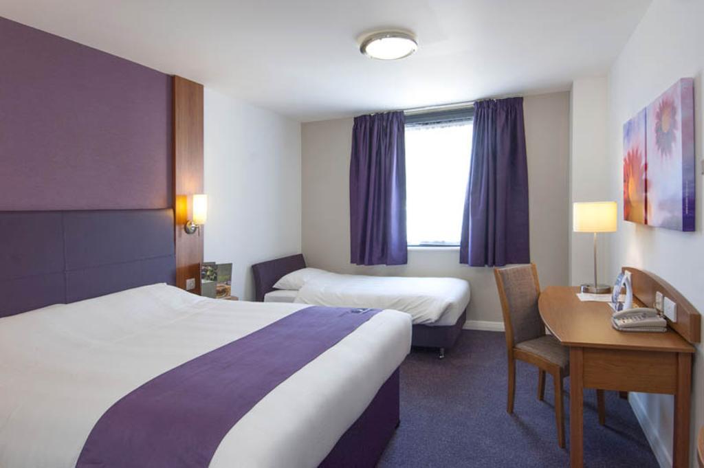 Newbridge  Premier Inn Edinburgh Airport - Newbridge חדר תמונה